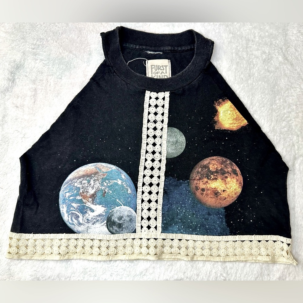 Furst of Kind Galaxy Planet Graphic Sleeveless Halter Crop Tank Top Size Small
